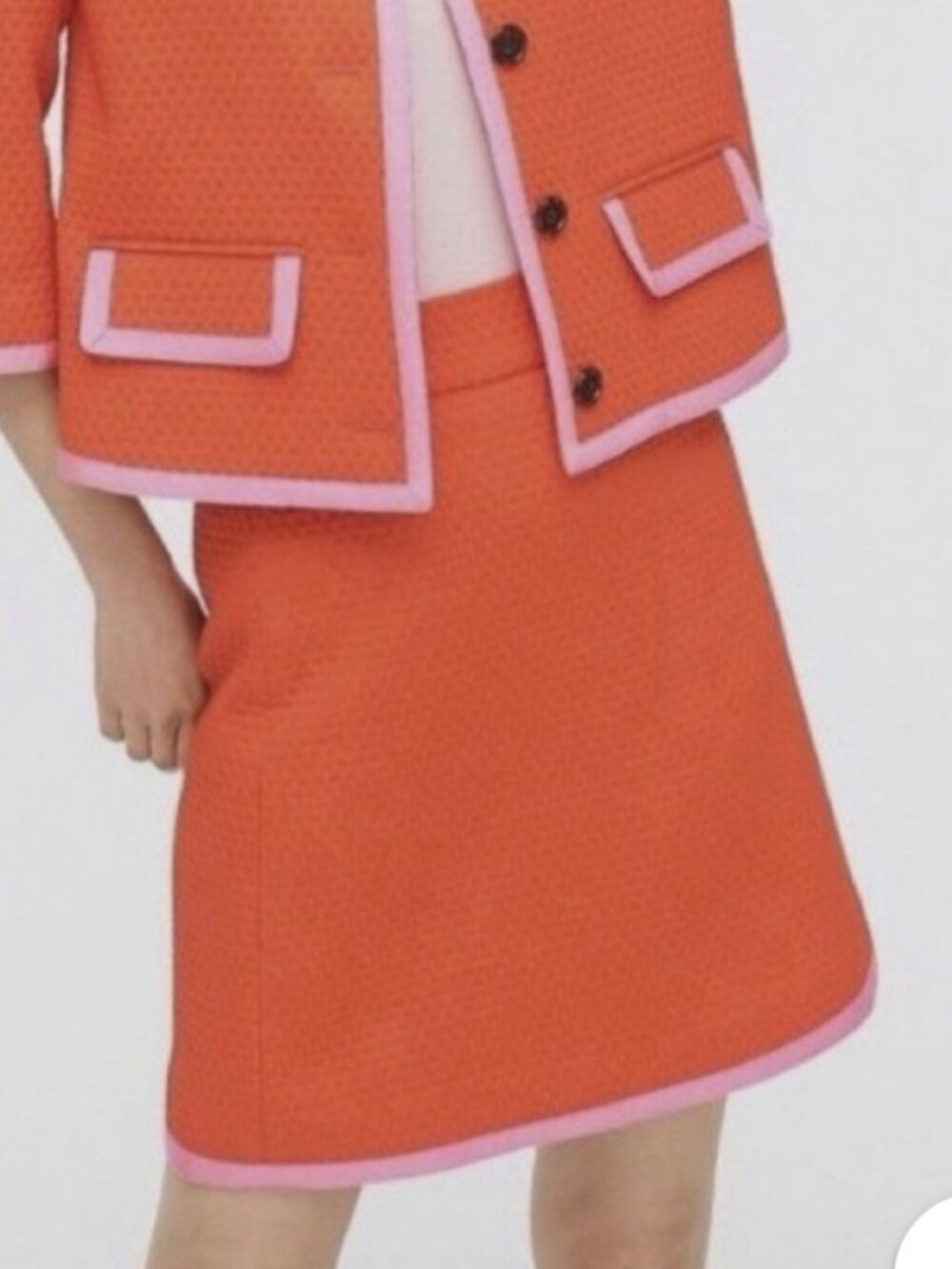 ISO the SKIRT!!